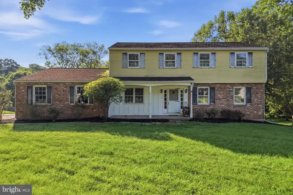 24 Sunnybrook Dr, DOYLESTOWN