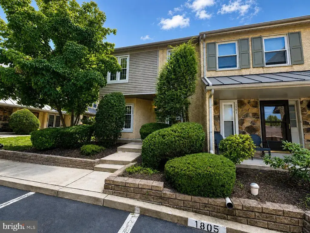 1700 Newmarket Ct, WEST CHESTER