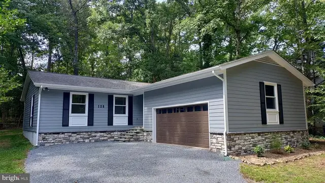 128 Jefferson Ave, Locust Grove