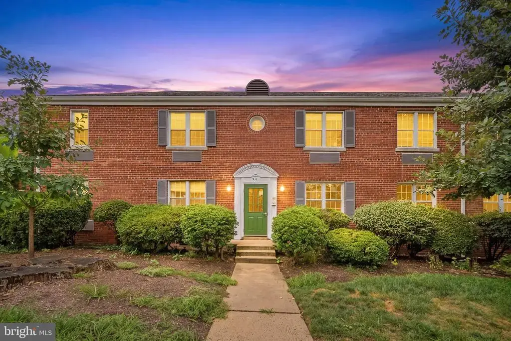 211 E Glebe Rd #b, ALEXANDRIA