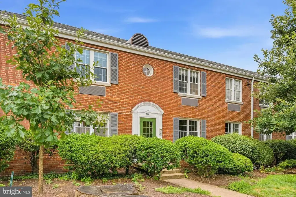 211 E Glebe Rd #b, ALEXANDRIA