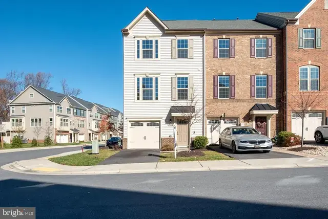 2958 Cornfield Ave, Hanover