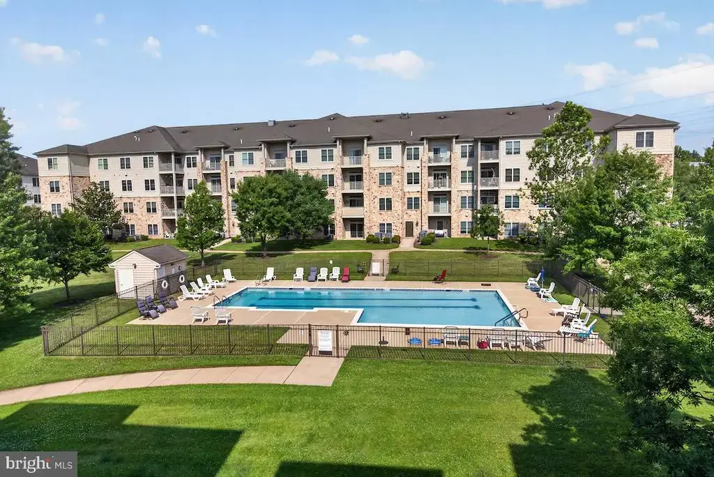 1000-unit Fountainview Cir #1306, NEWARK