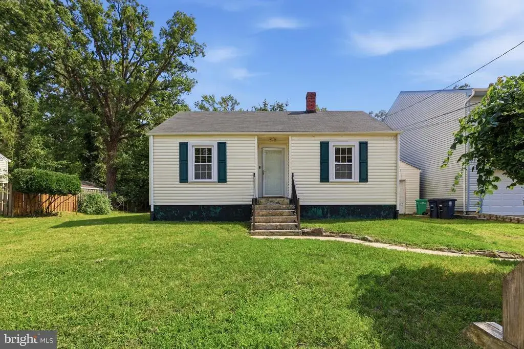 6207 Woodley Rd, CLINTON