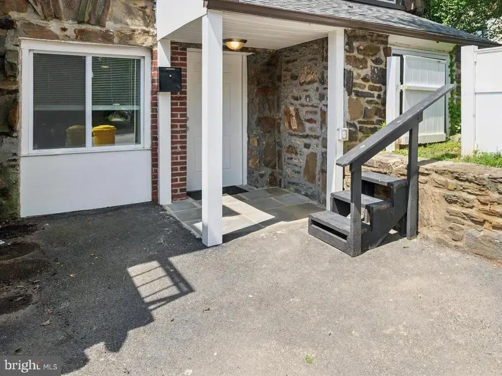 6 Old Lancaster Rd #1, MERION STATION