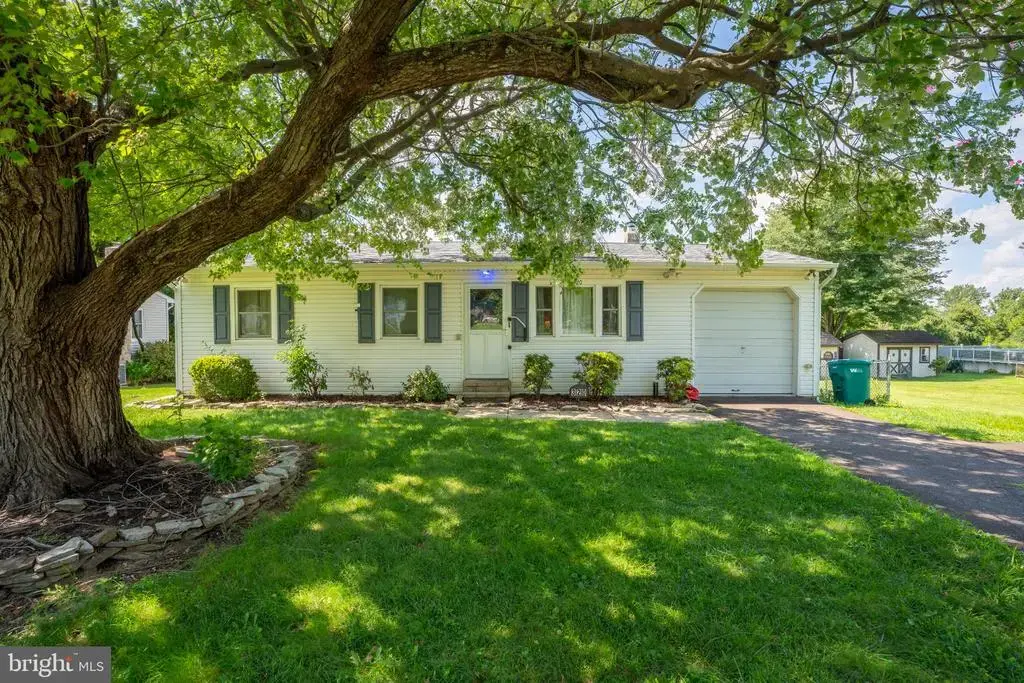 320 Hulme Ave, LANGHORNE