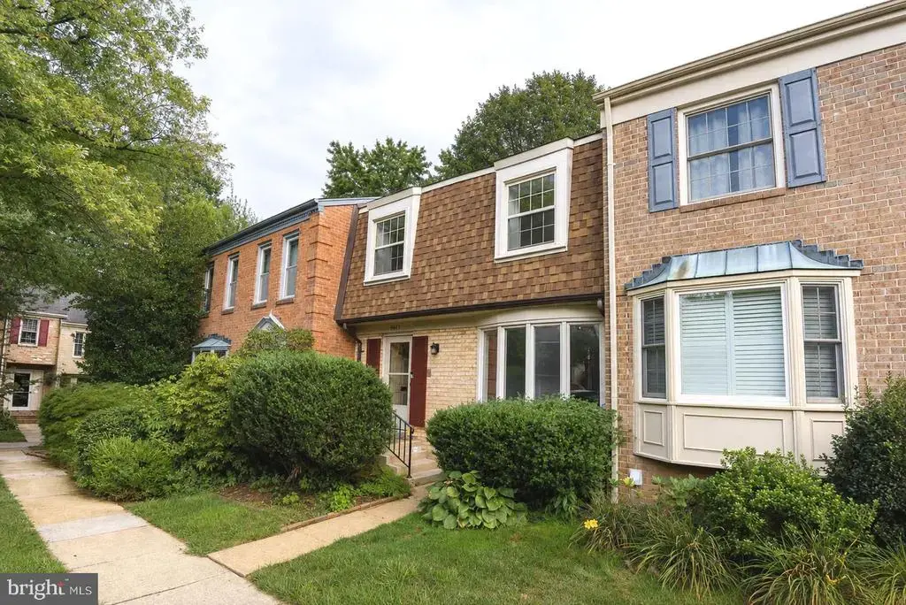 6611 Rosecroft Pl, FALLS CHURCH