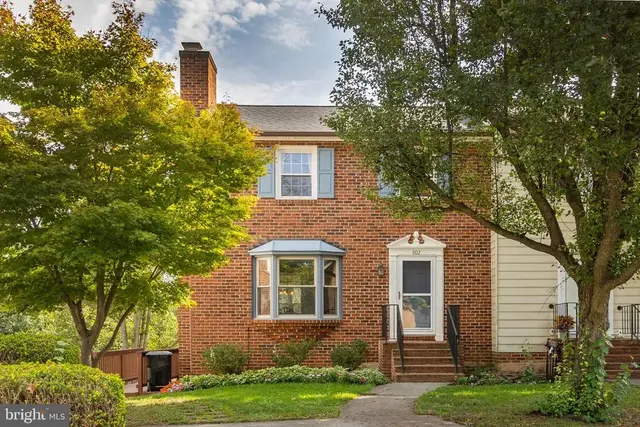802 Appleseed Ct, Winchester