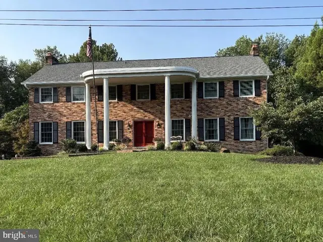 8955 Colesbury Pl, Fairfax