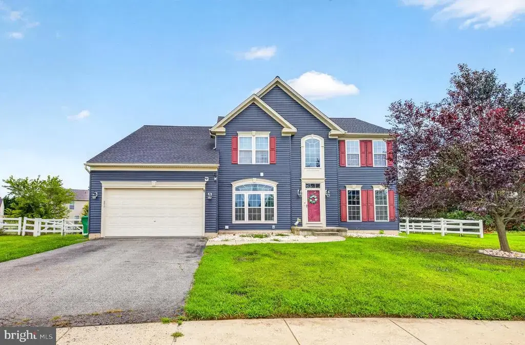 206 Markham Ct, SMYRNA