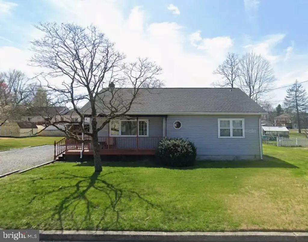 51 Quaker Rd, PENNSVILLE