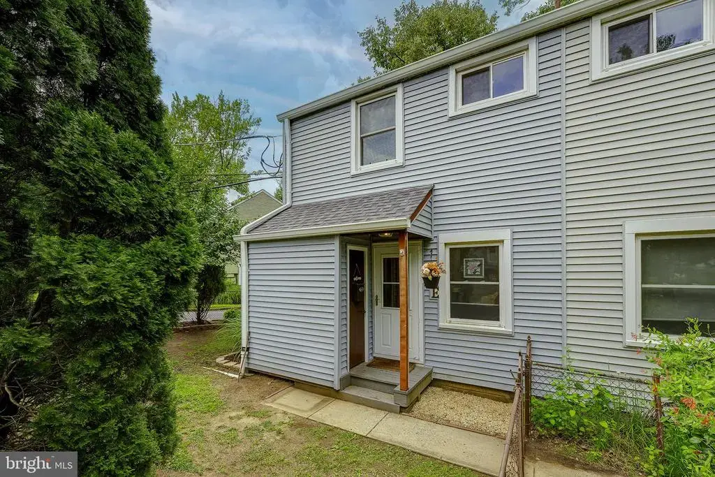 1-e Laurel Hill Rd, GREENBELT