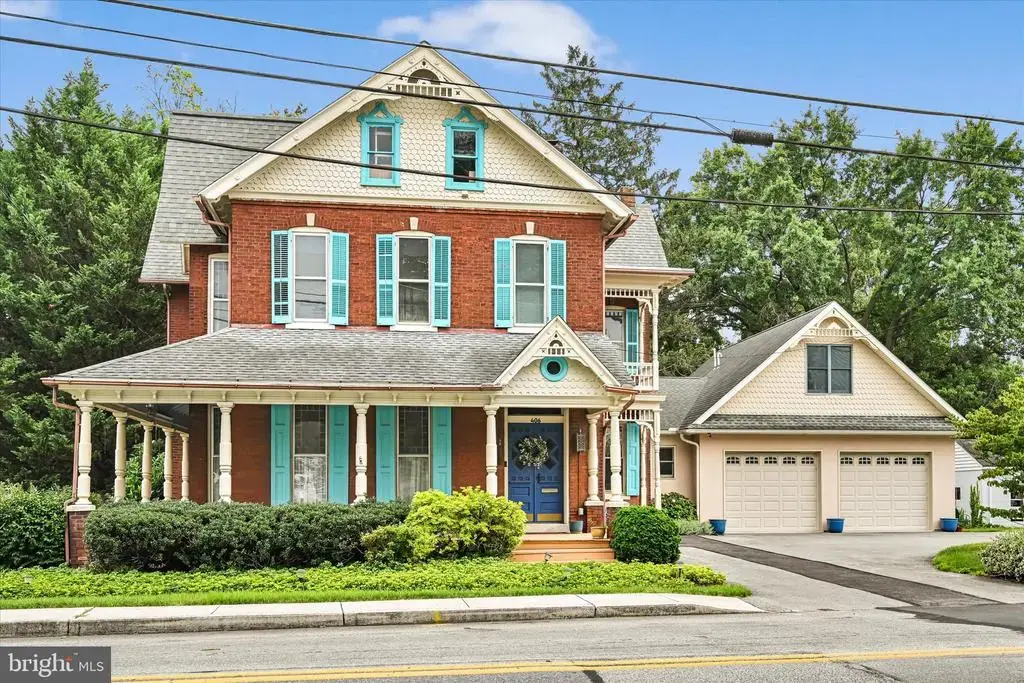 406 W Bainbridge St, ELIZABETHTOWN
