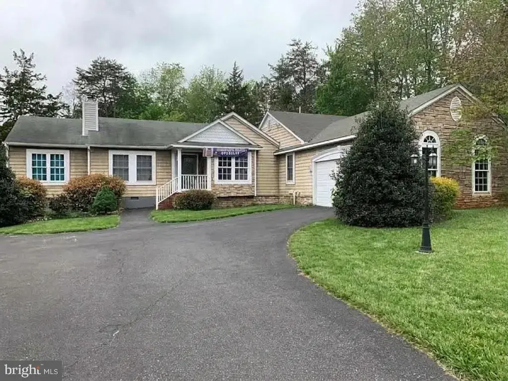 109 Fairfax Ln, LOCUST GROVE