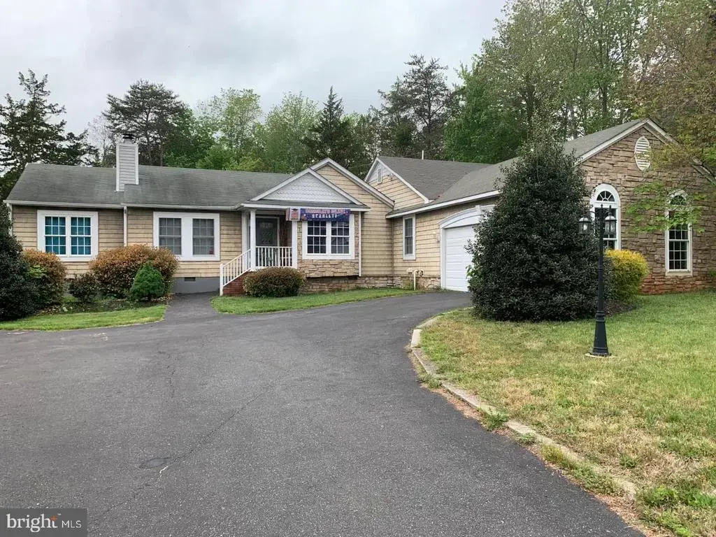 109 Fairfax Ln, LOCUST GROVE