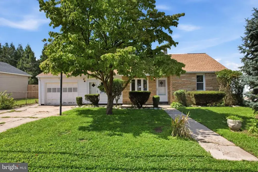 56 Benson Ave, HAMILTON