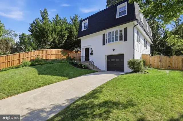 250 Aspen St, Alexandria