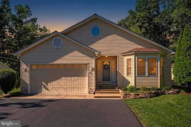 405 Constitution Blvd, Locust Grove