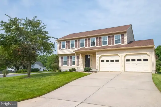 2 Minebank Ct, Towson