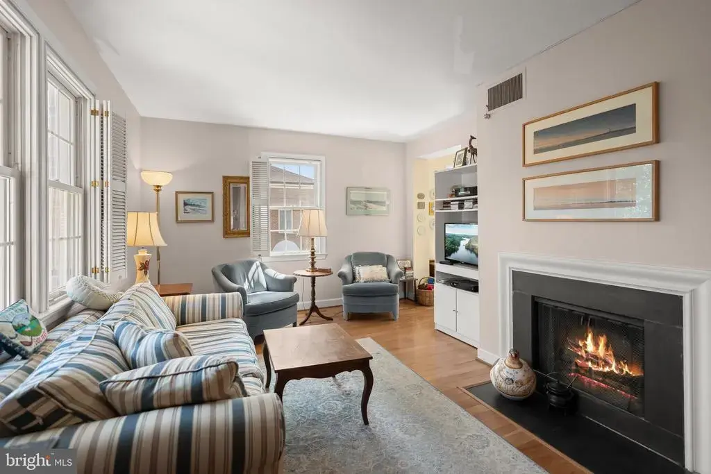 1211 N Pitt St #3a, ALEXANDRIA