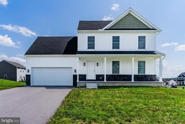 2 Brubacker Dr, Carlisle