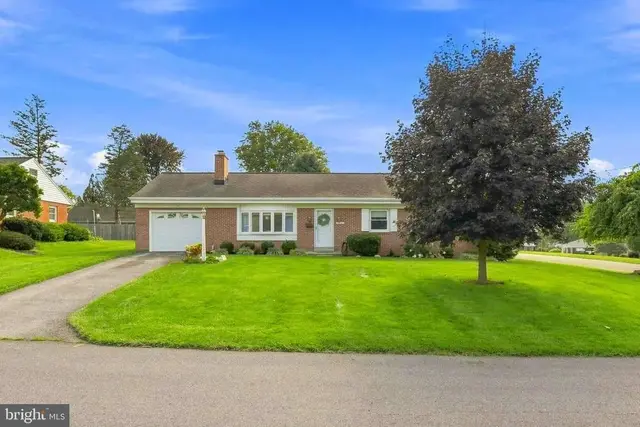 1631 Sunset Ave, Lancaster