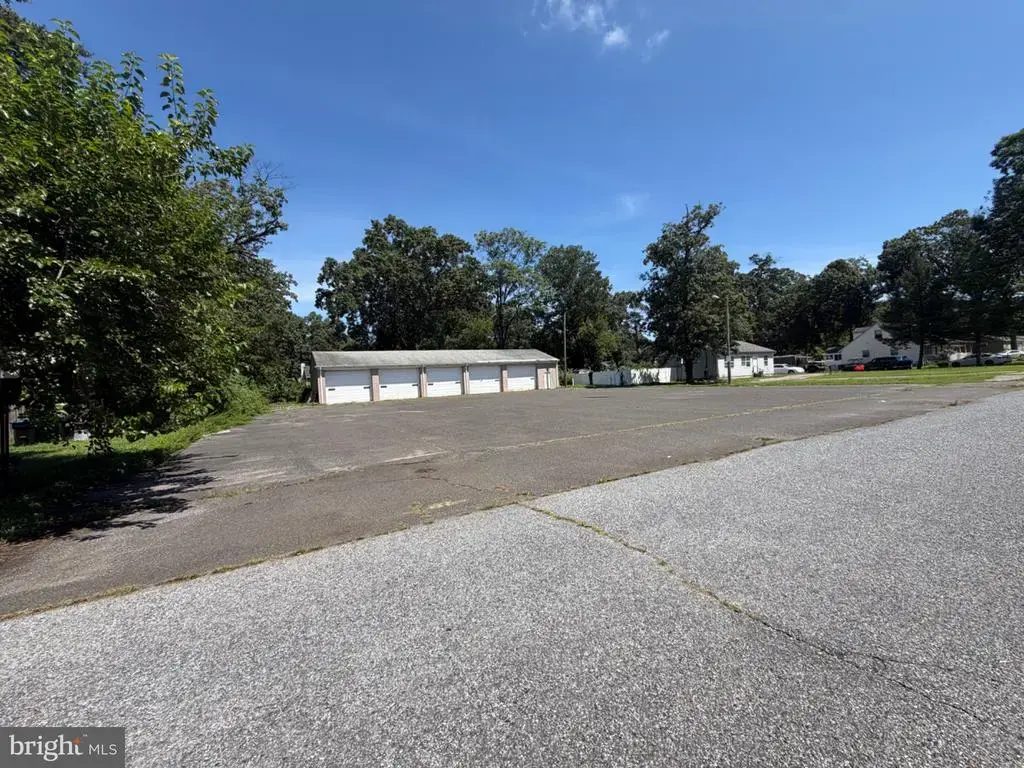 15 E 7th Ave, PINE HILL