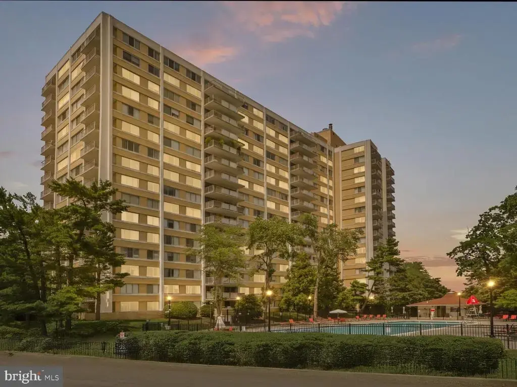301 N Beauregard St #403, ALEXANDRIA