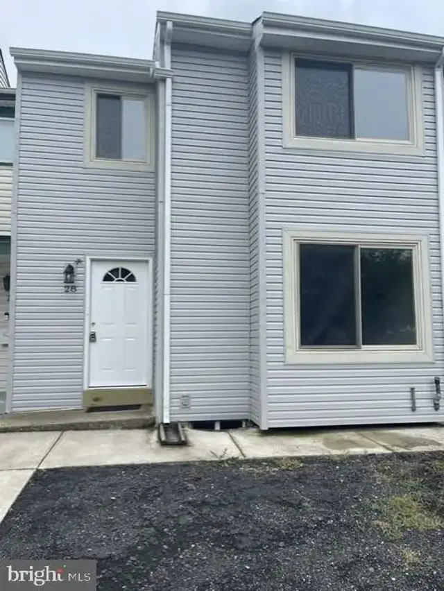 28 Candlewick Ct, New Castle