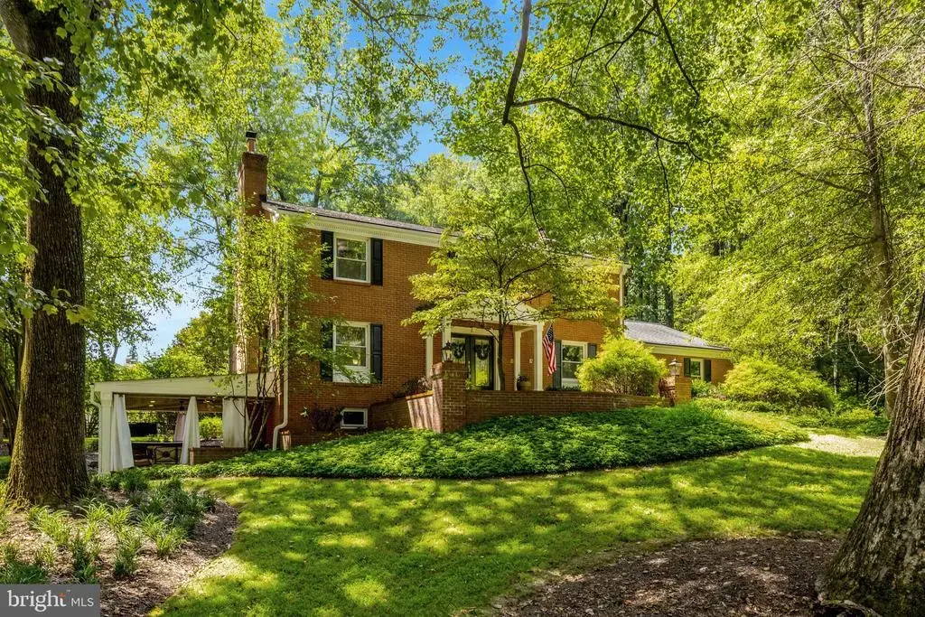 10015 Saddle Rd, VIENNA
