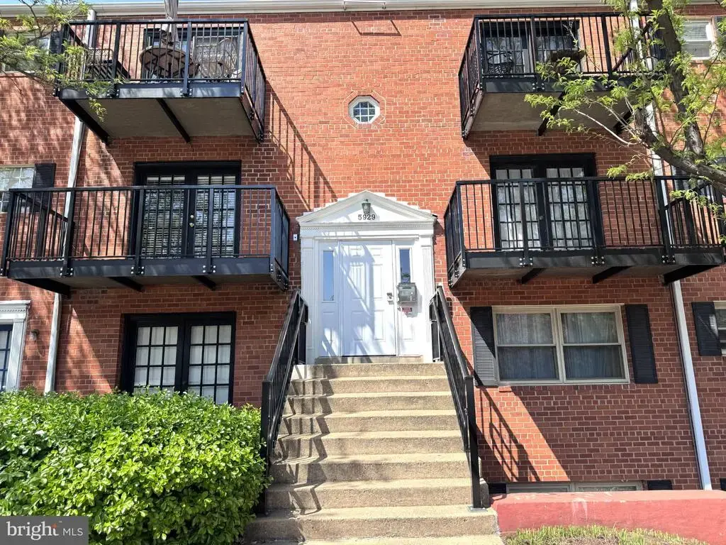 5929 Quantrell Ave #204, ALEXANDRIA