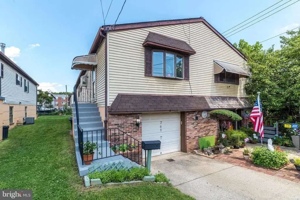 741 Brighton St, PHILADELPHIA