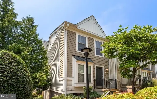 3831 9th Rd S, Arlington
