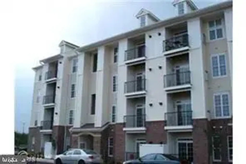 21197 Mcfadden Sq #101, STERLING