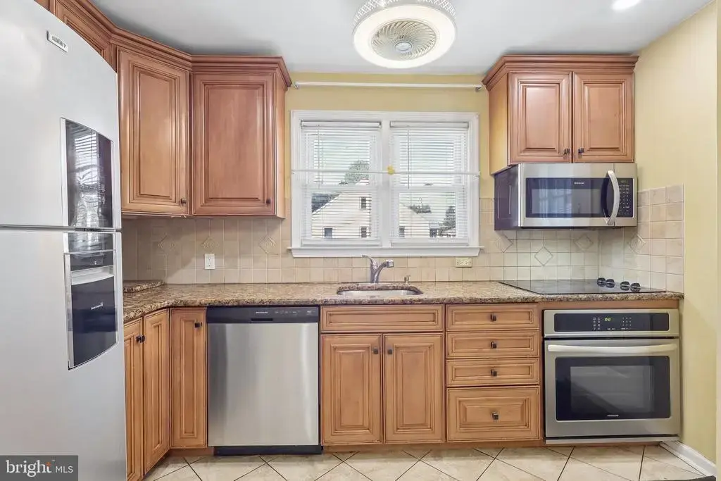 21 Ida Ave, MORRISVILLE