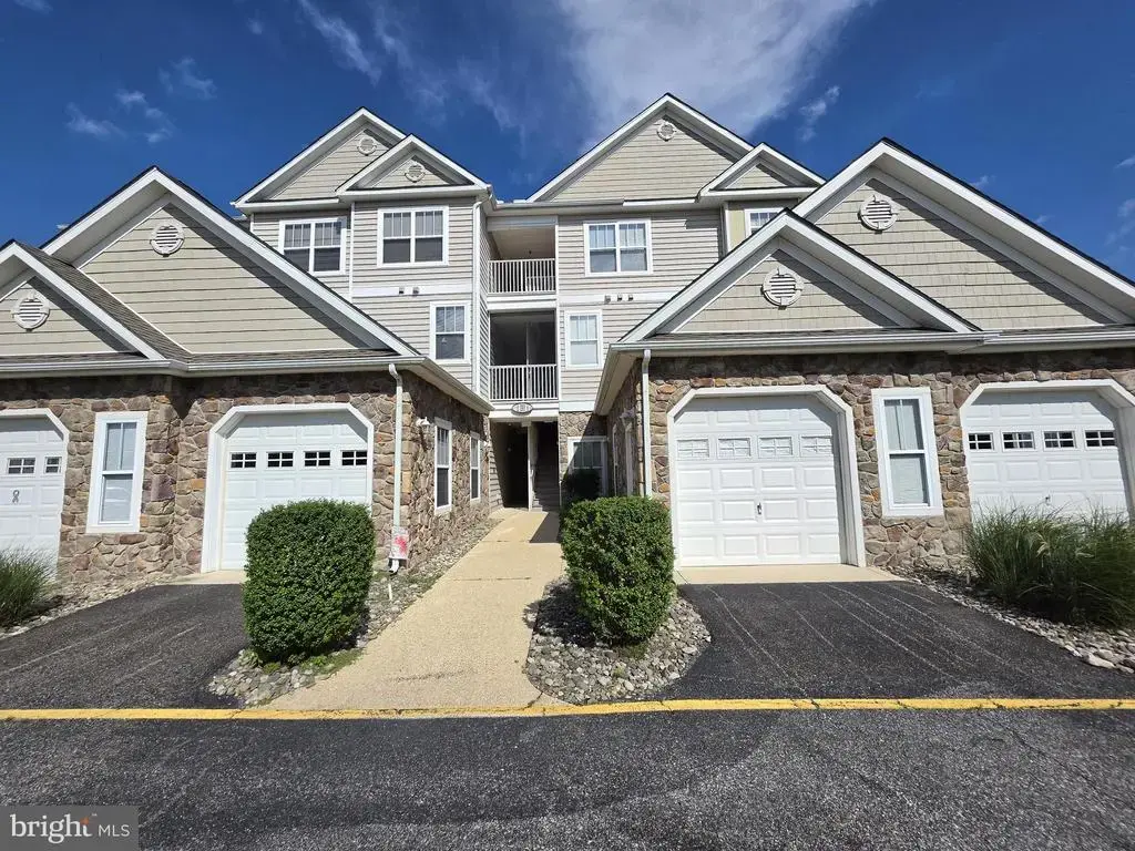 3003 Heather Dr #j, MILFORD