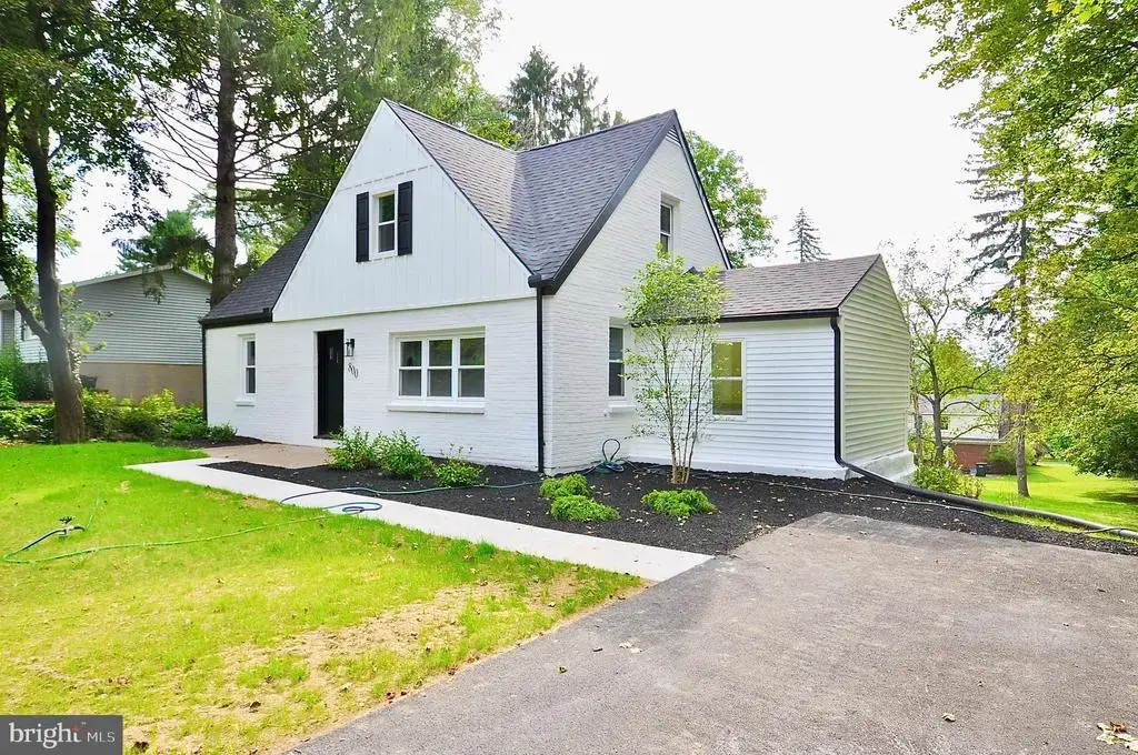800 Thompson St, LEMONT