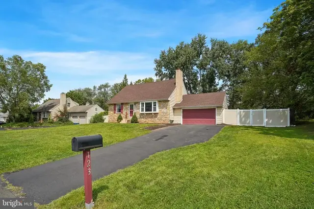 123 Hampshire Dr, Chalfont