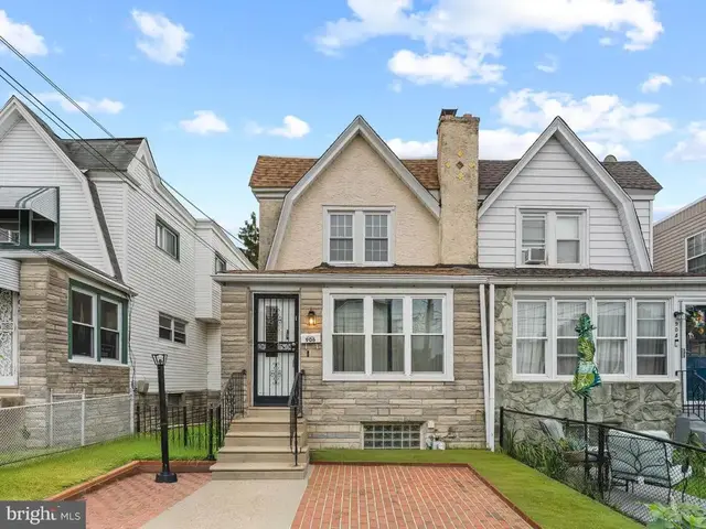 906 Duncan Ave, Lansdowne