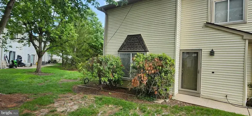 82 Chatham Ct, EAST WINDSOR