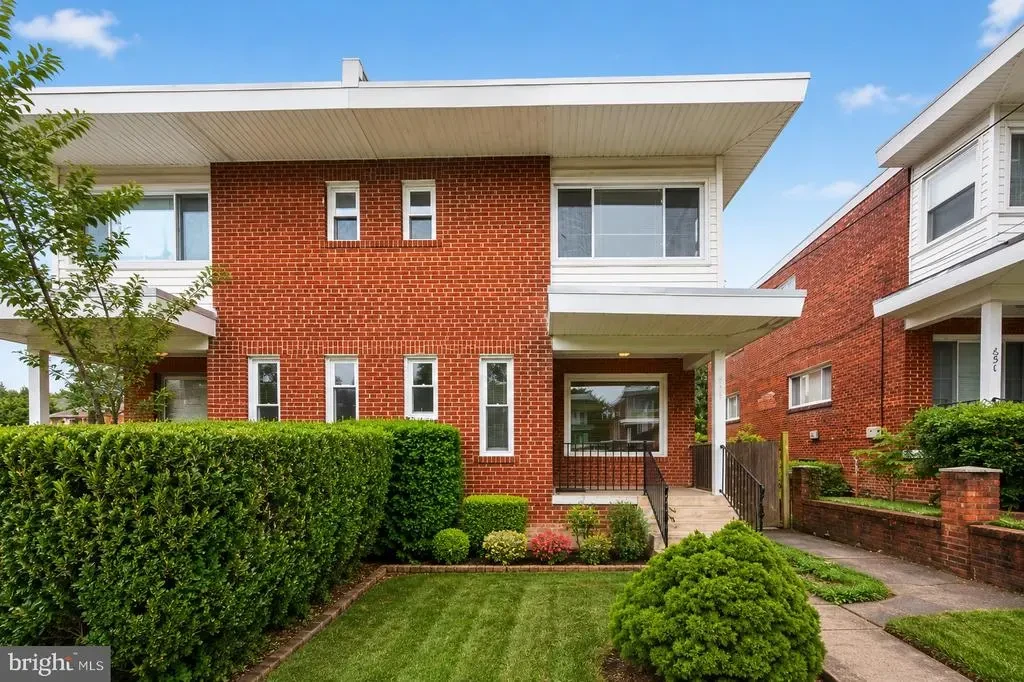 655 Kensington Pl Ne, WASHINGTON