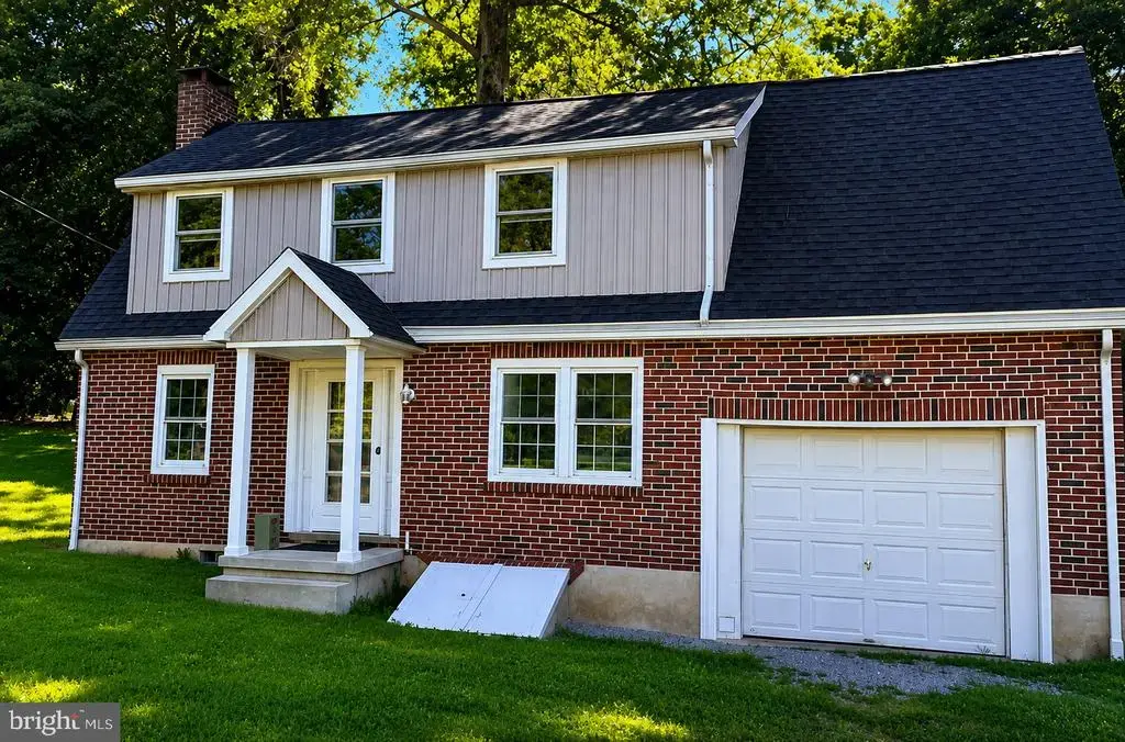 107 Crest Rd, LITITZ