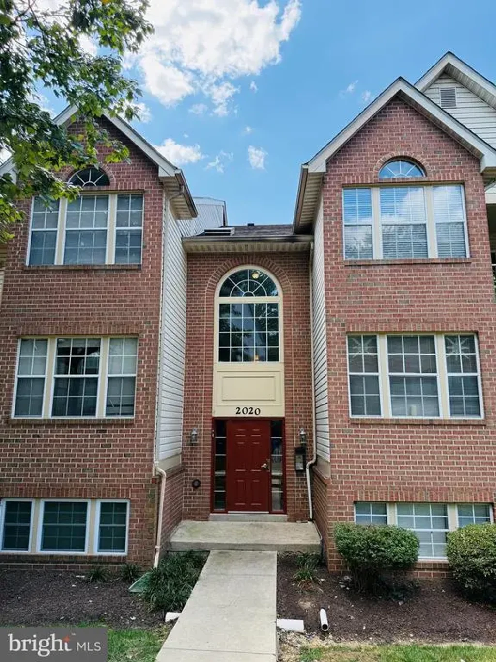 2020 Alice Ave #302, OXON HILL