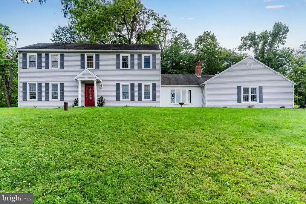 8 Holly Dr, NEW CUMBERLAND