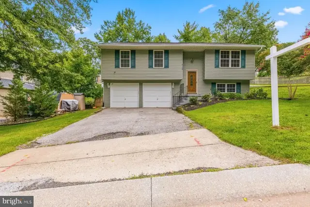 6150 Fairbourne Ct, Hanover