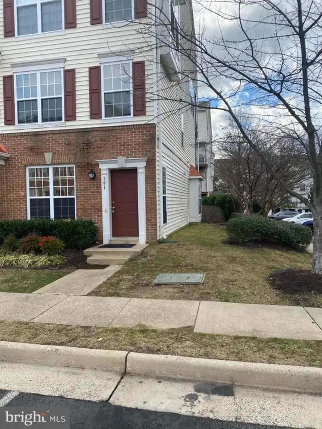 2490 Quick St #101, HERNDON