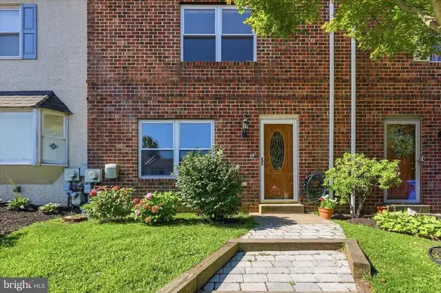 14 Kingston Ter, Aston
