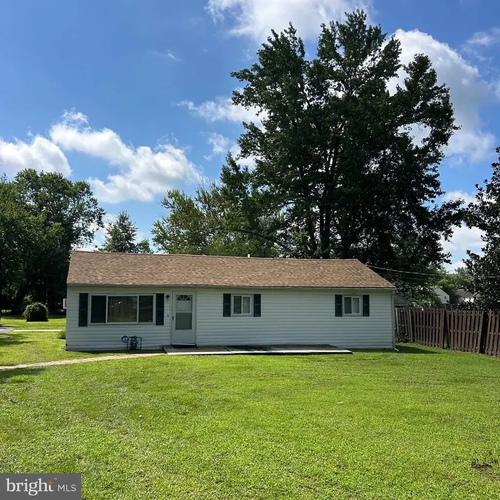 951 Barksdale Rd, NEWARK