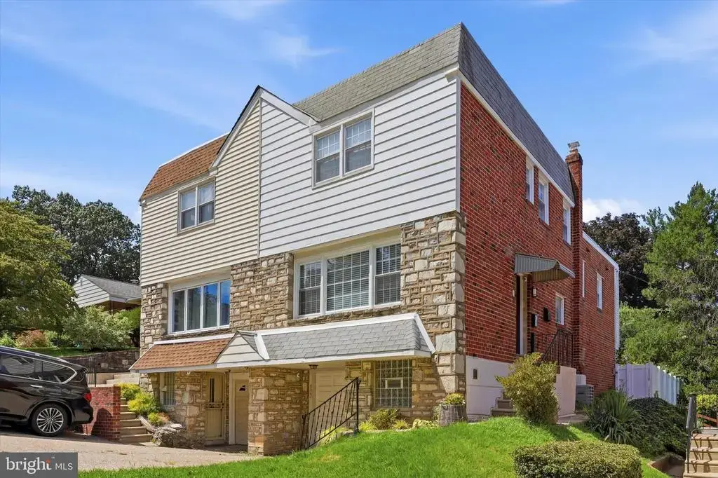 557 Livezey St, PHILADELPHIA