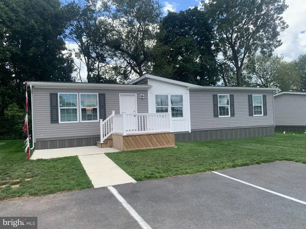 22 W Willow St, PALMYRA